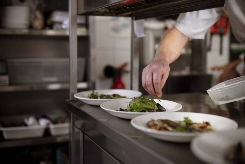 Opening and closing M Restaurant